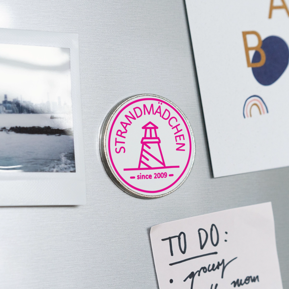 Runder Kühlschrankmagnet mit Logo STRANDMÄDCHEN - Weiß