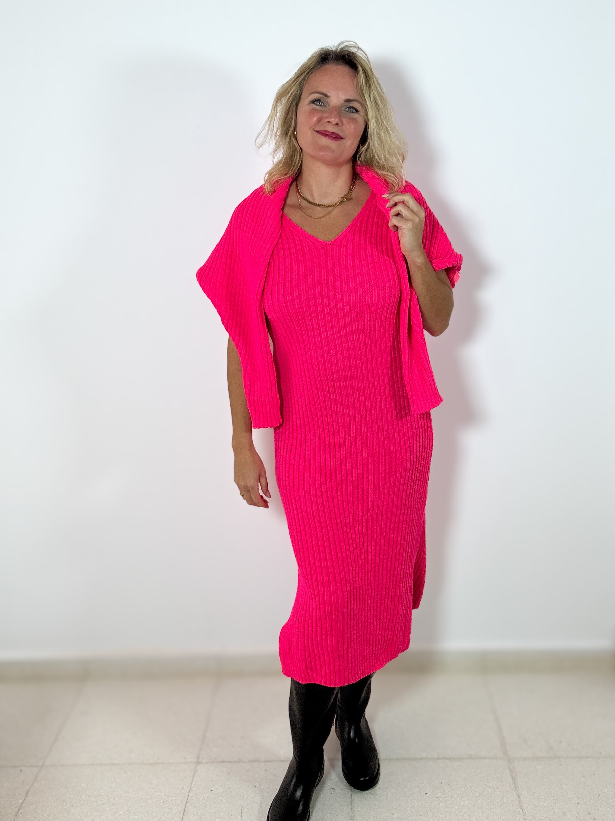 Strickkleid-Pulli Kombination