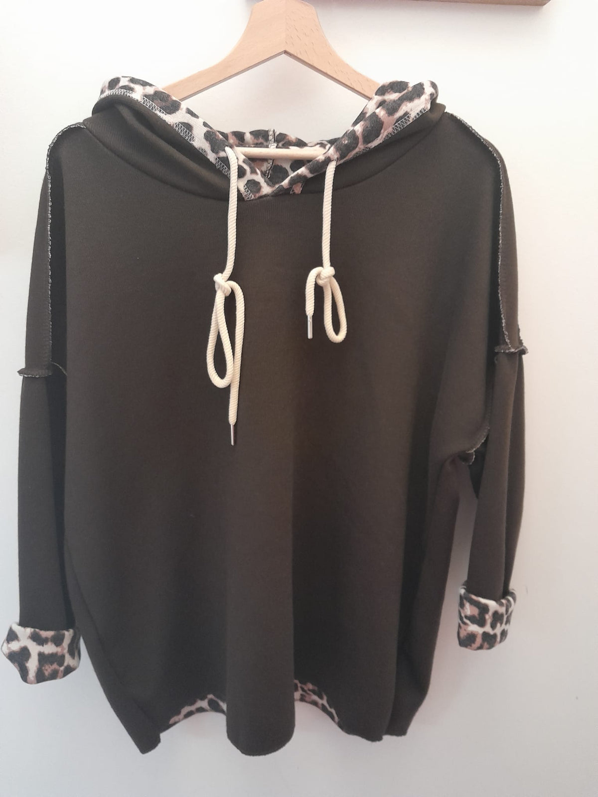 Kapuzenpulli LEO